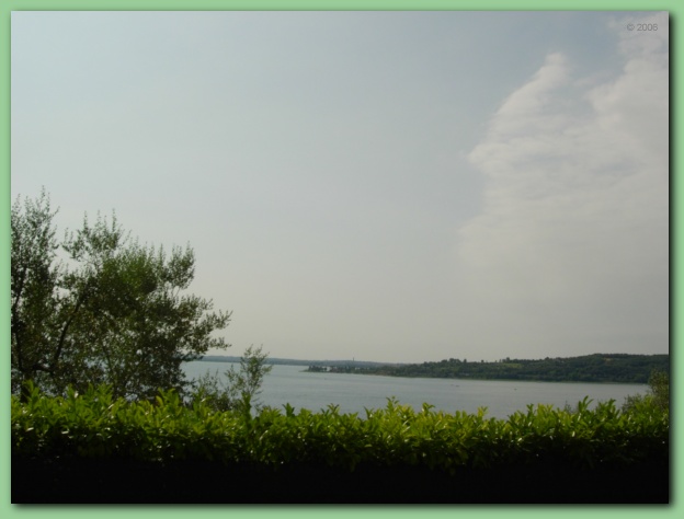 602x451 pixels (66K)