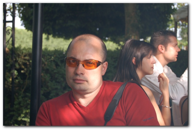 602x400 pixels (76K)