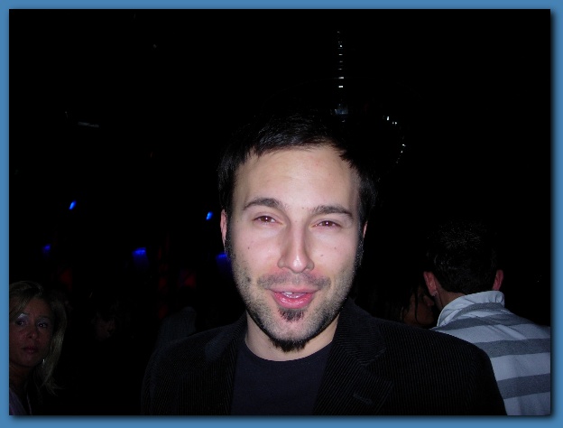 602x451 pixels (52K)