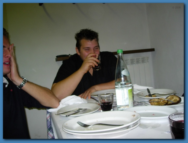 602x451 pixels (65K)