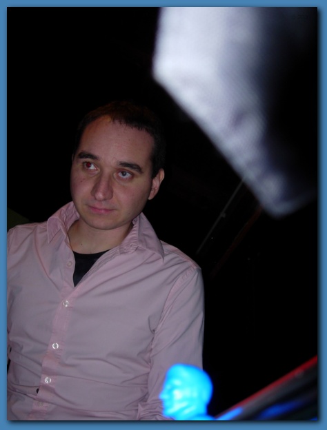 452x601 pixels (49K)