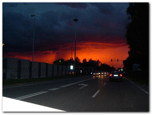 602x451 pixels (115K)