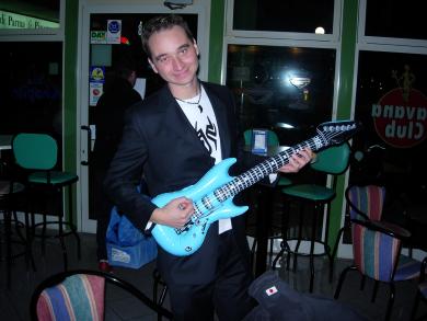 Zava con la Chitarra al Chupito